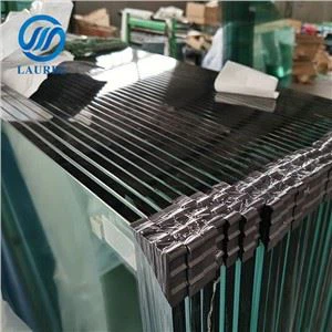 Екран корпусу для душу зі загартованими скляними душами